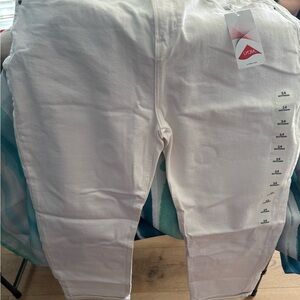 Old Navy Women's Boyfriend Jeans - Classic White